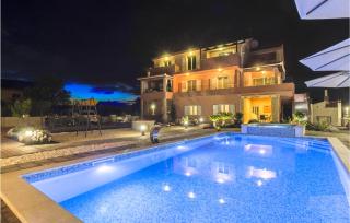 Beautiful Apartment In Grebastica - Grebaštica - 4