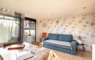Awesome Home In Criquetot-Lesneval - 8
