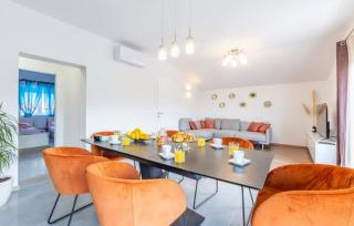 Holiday house Kristina with heated Pool, 10pax - Tugare - 2
