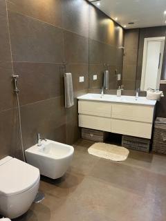 Modern Double Room with Private Balcony - Montijo - 5