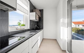 11 Bedroom Amazing Apartment In Srima - Srima - 4