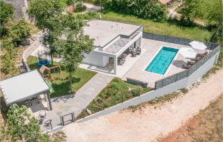 Stunning Home In Tinjan With Jacuzzi - Tinjan - 9