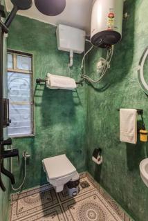 2 BHK Pool Front Apartment - 5 mins to Anjuna Beach - 9