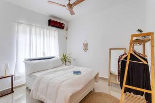 2 BHK Pool Front Apartment - 5 mins to Anjuna Beach - 6