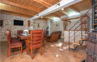 2 Bedroom Nice Home In Nevest - Unešić - 7