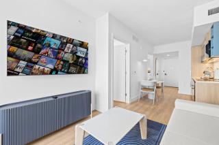 Miami Luxury 2BR w Panoramic Views & Free Parking - 0