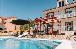 2 Bedroom Awesome Home In Sibenik - Šibenik - 1