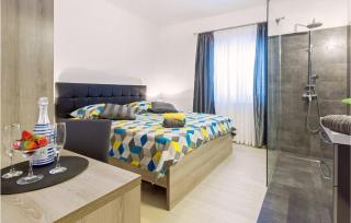 Awesome Apartment In Grebastica - Grebaštica - 3