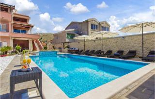 Awesome Apartment In Grebastica - Grebaštica - 9