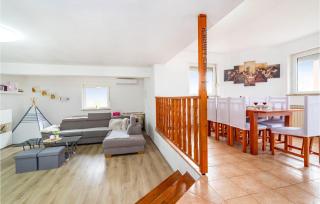 Beautiful Apartment In Posedarje - Posedarje - 9