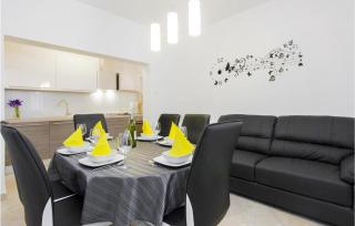 Awesome Apartment In Grebastica - Grebaštica - 6
