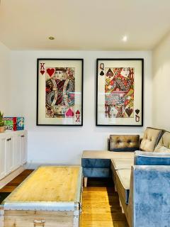Luxury 5-Bedroom Family Home with Modern 2-Storey Outbuilding - Merton - 2