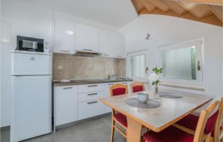 1 Bedroom Stunning Apartment In Baska - 5