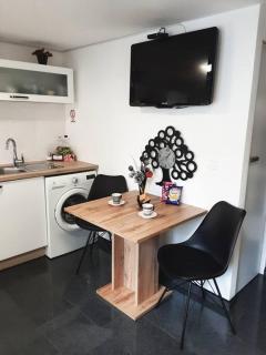 R.I.Š.-Rest in Šiška Duplex - 5