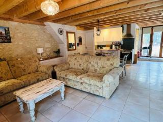 Barn Gite at La Vieille Grange, with pool in the Dordogne 3 Star - 5