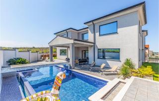 Lovely Home In Banjole With Jacuzzi - Banjole - 2