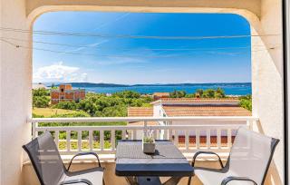 Awesome Apartment In Kastel Kambelovac - 9