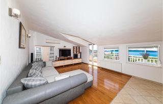Awesome Apartment In Kastel Kambelovac - 8
