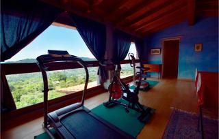 Gorgeous Home In Camaiore With Jacuzzi - Camaiore - 4