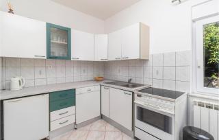 2 Bedroom Gorgeous Apartment In Pobri - Volosko - 4