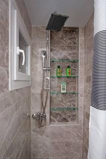 Newly Renovated 2-Bedroom Condo In Athens ! - 3