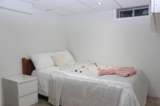 Exclusive Private Basement - London - 1