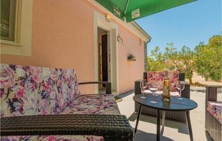 Lovely Apartment In Brodarica With Wifi - Brodarica - 3