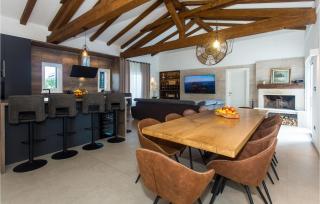 Beautiful Home In Lovrec With Sauna - 6