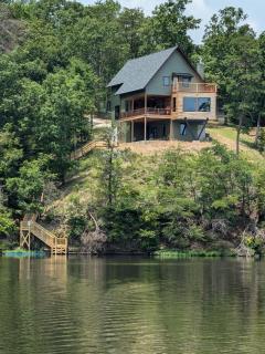Serene Cabin on Lake Tuscaloosa - - 8