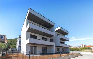2 Bedroom Nice Apartment In Trogir - Trogir - 9