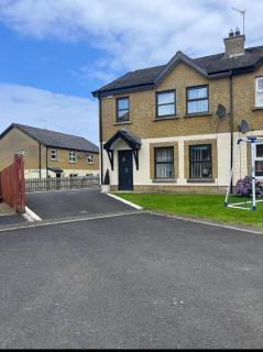 Portrush - 3 Bed - 2 Bath - Parking - Pet Friendly - 2