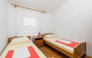 Gorgeous Apartment In Potocnica - Potocnica - 2