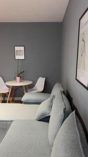 Bee Apartment 3-City Center Retreat - Tirana - 0