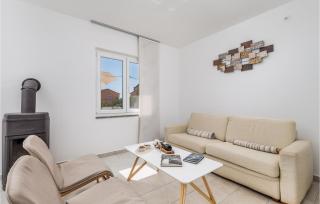 Stunning Home In Lun With Wifi - Lun - 6