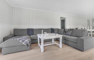 Cozy Home In Aakirkeby With Kitchen - Vester Sømarken - 6