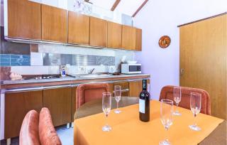 Stunning Home In Peroj - 6