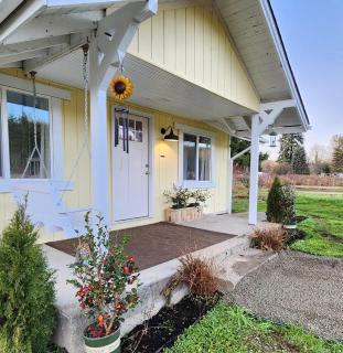 Centennial Trail Farmhouse - Arlington - 0