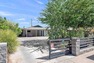 Chic 2BR Getaway with BBQ Sleeps 4 - Phoenix - 9