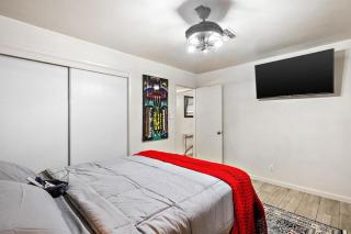 Charming 2BR Home with Backyard BBQ and EV - Phoenix - 9