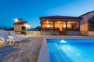 Holiday House K&L - 3