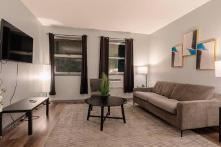 1BR Gem in Prime, Vibrant Location Walk To Dining - Chicago - 9