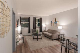 1BR Gem in Prime, Vibrant Location Walk To Dining - Chicago - 6