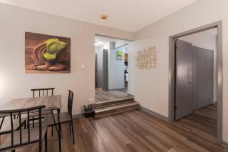 1BR Gem in Prime, Vibrant Location Walk To Dining - Chicago - 1