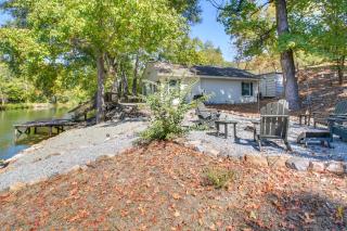 Lakefront Escape with Boat Docks in Hot Springs! - 1