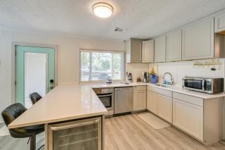 Lakefront Escape with Boat Docks in Hot Springs! - 2