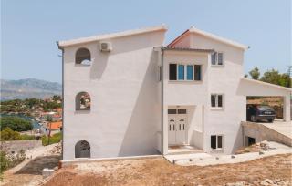 Gorgeous Apartment In Supetar-Splitska - Splitska - 2