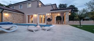 Beautiful new villa with pool, near beach - by TRAVELER tourist agency KRK - ID 2400 - Pinezici - 6