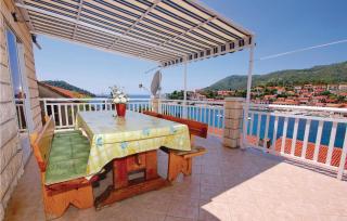 4 Bedroom Beautiful Apartment In Brna - Brna - 6
