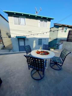 Charming Ocean Beach 2BR - 4