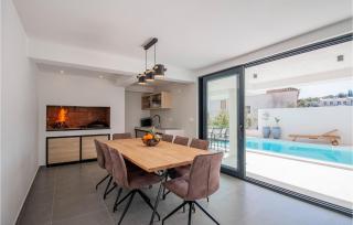 Beautiful Apartment With Pool - Žman - 3